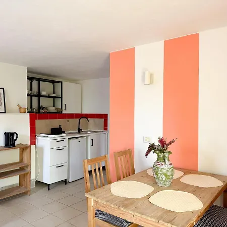 Rosa Apartment